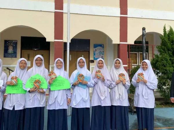 Program SENJA SMPIT As-Syifa Boarding School Wanareja: Penguatan Adab Berpakaian & Penghargaan Duta SENJA 2025